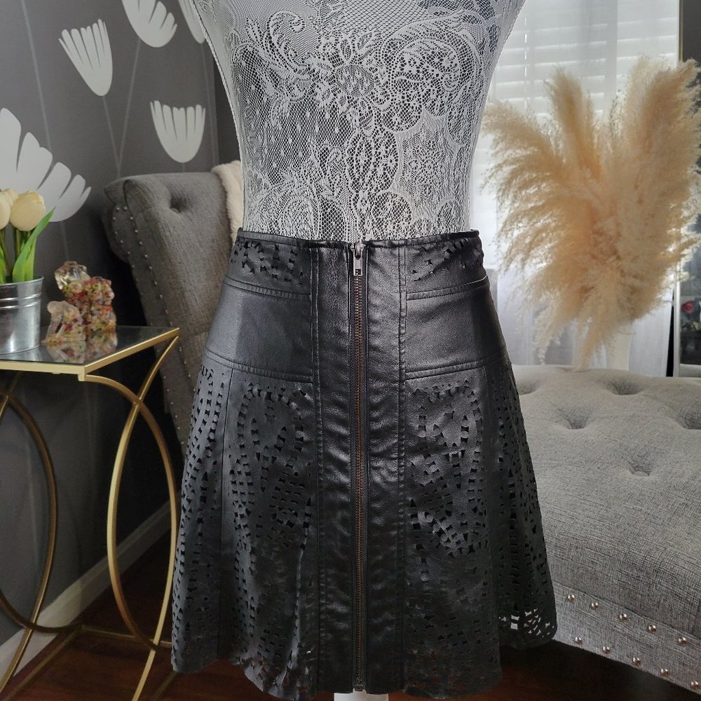 House of Harlow 1960 Aria Eyelet Cutout Faux Leather Skirt Size XS